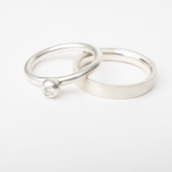 Ring zilver met diamant in grote parelbol - Afbeelding 2